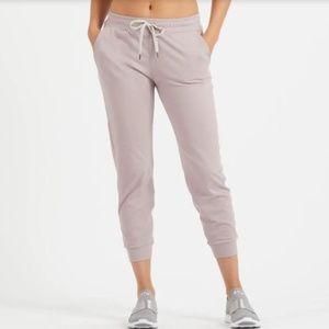 vuori Performance Jogger in Dogwood Heather
